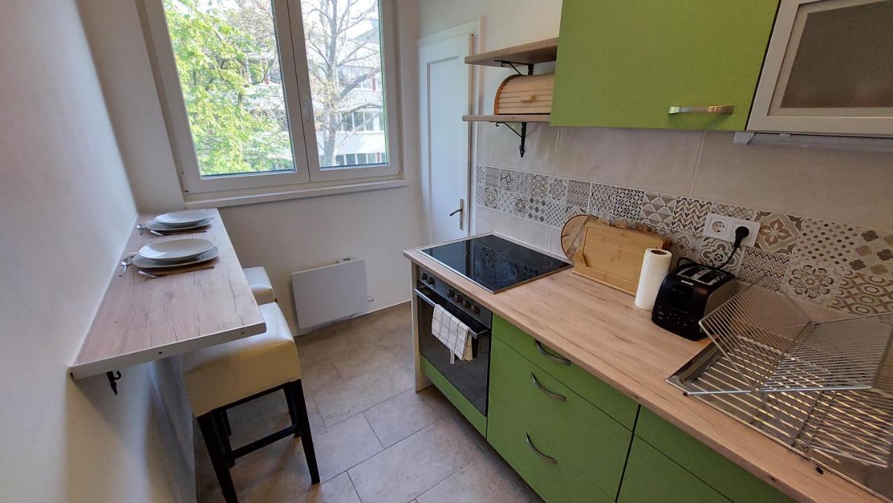 Appartement Comfy And Stylish Jewelry Box