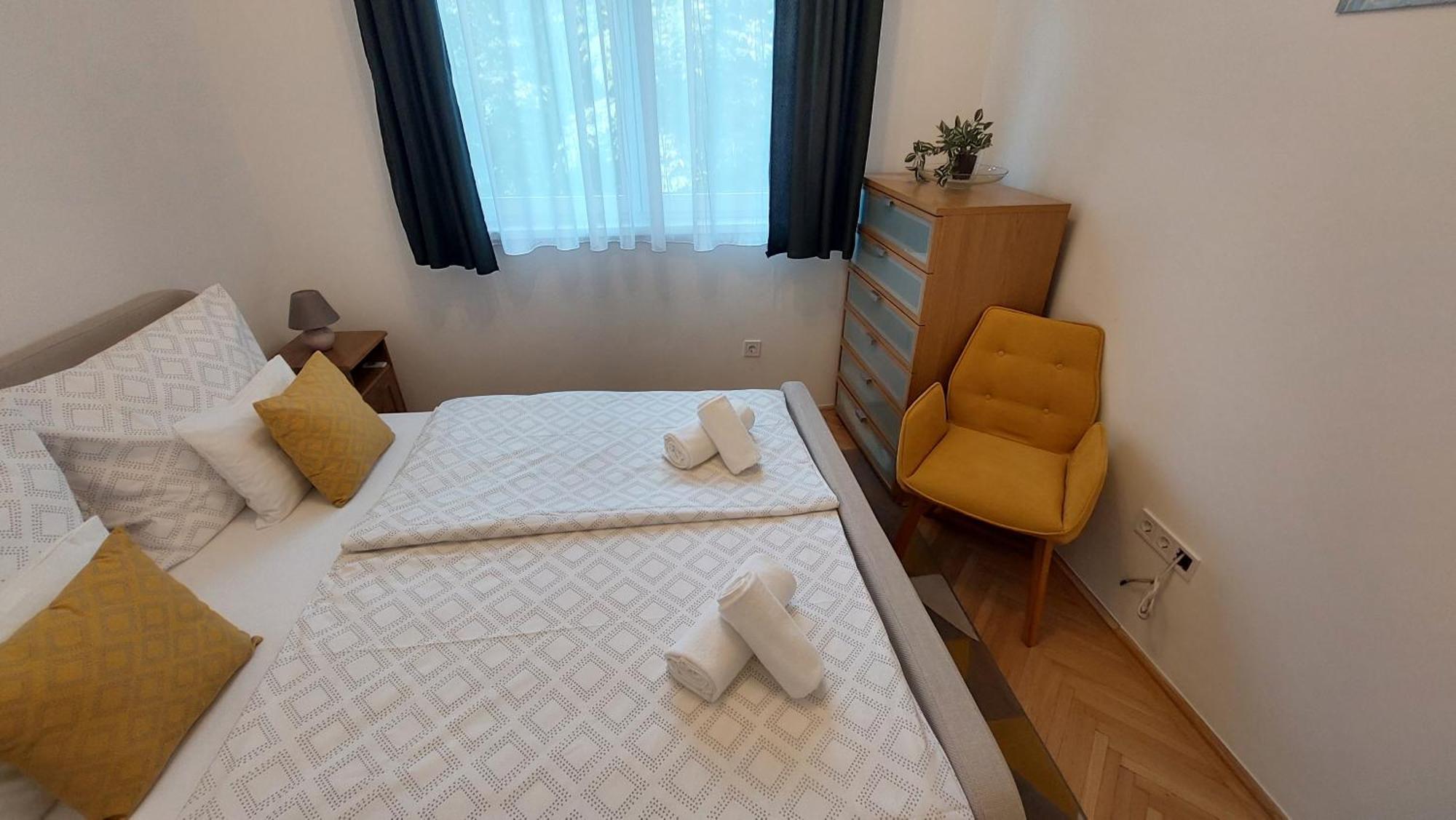 Comfy And Stylish Jewelry Box Appartement Budapest